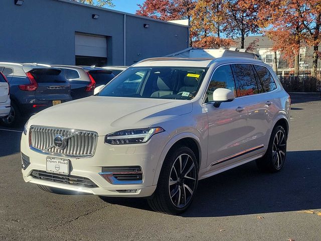 2024 Volvo XC90 Plus Bright Theme