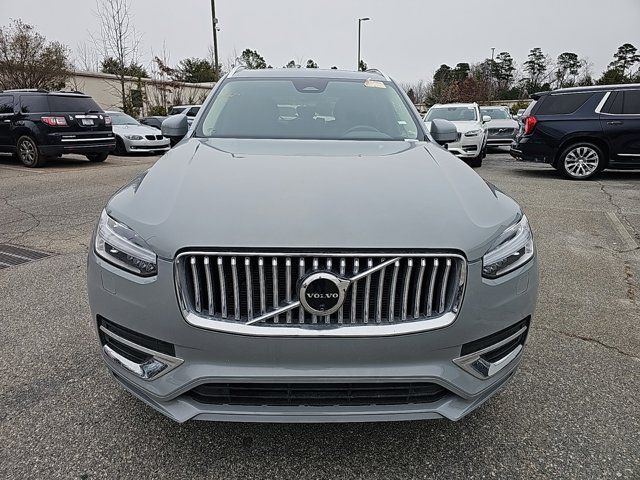 2024 Volvo XC90 Plus Bright Theme