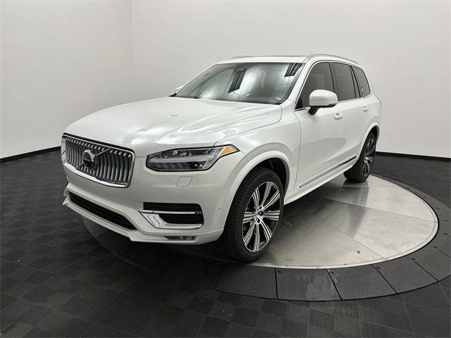 2024 Volvo XC90 Plus Bright Theme