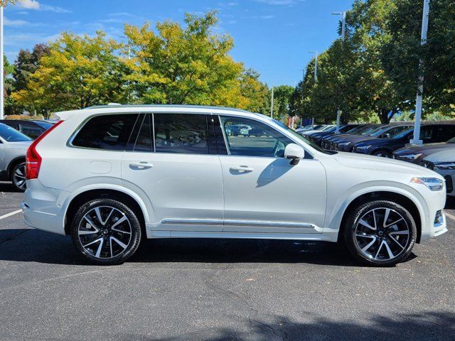 2024 Volvo XC90 Plus Bright Theme