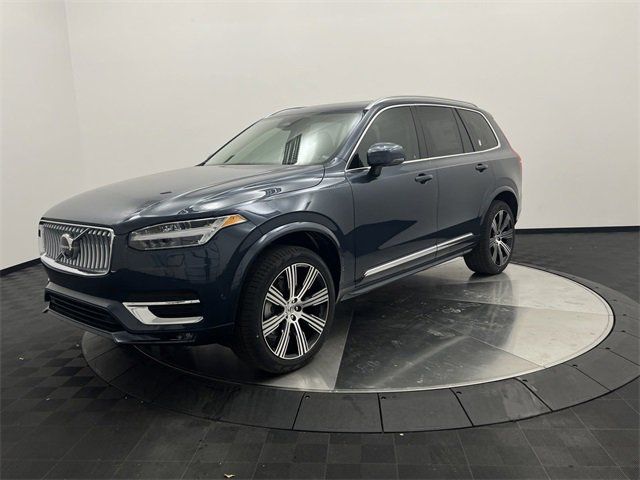 2024 Volvo XC90 Plus Bright Theme