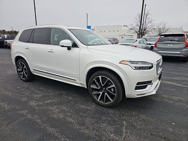 2024 Volvo XC90 Plus Bright Theme