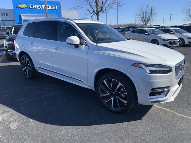 2024 Volvo XC90 Plus Bright Theme