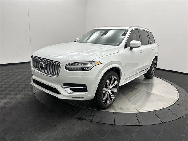 2024 Volvo XC90 Plus Bright Theme