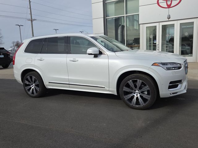 2024 Volvo XC90 Plus Bright Theme