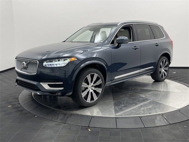 2024 Volvo XC90 Plus Bright Theme