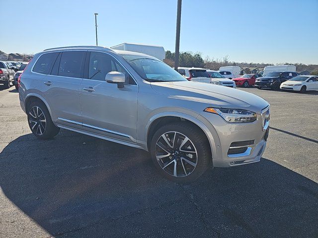 2024 Volvo XC90 Plus Bright Theme