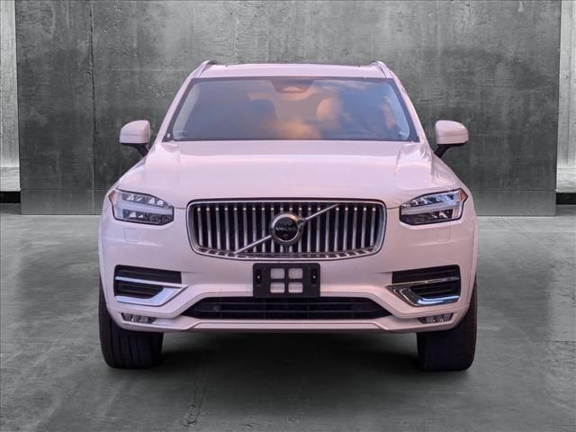 2024 Volvo XC90 Plus Bright Theme