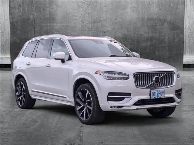 2024 Volvo XC90 Plus Bright Theme