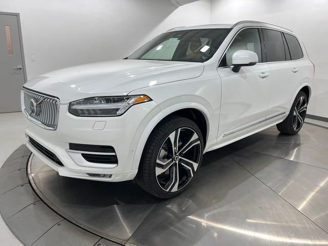 2024 Volvo XC90 Ultimate Bright Theme