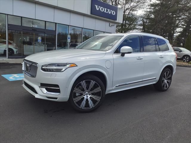 2024 Volvo XC90 Recharge Plug-In Hybrid Plus Bright Theme