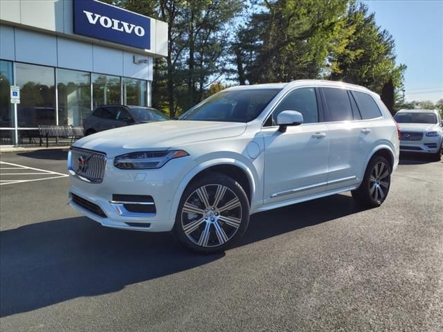 2024 Volvo XC90 Recharge Plug-In Hybrid Plus Bright Theme