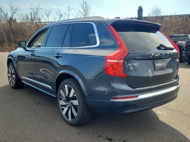 2024 Volvo XC90 Recharge Plug-In Hybrid Plus Bright Theme