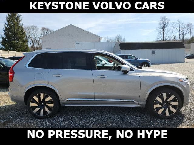 2024 Volvo XC90 Recharge Plug-In Hybrid Plus Bright Theme