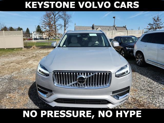 2024 Volvo XC90 Recharge Plug-In Hybrid Plus Bright Theme