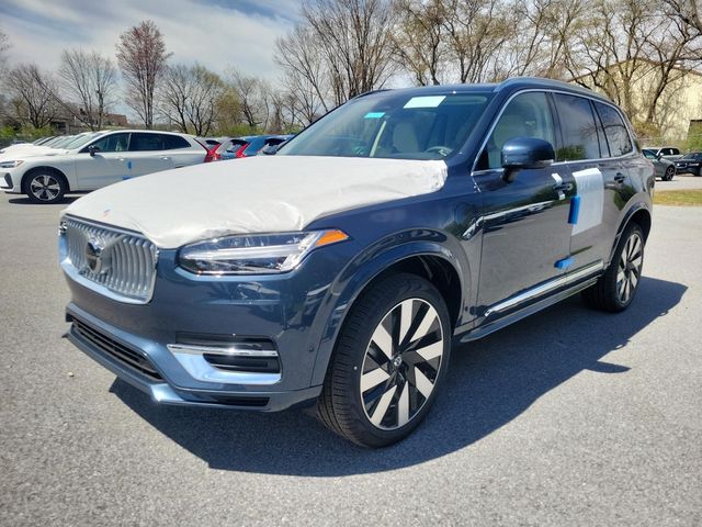 2024 Volvo XC90 Recharge Plug-In Hybrid Plus Bright Theme