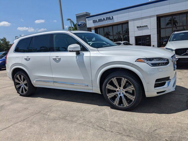 2024 Volvo XC90 Recharge Plug-In Hybrid Plus Bright Theme