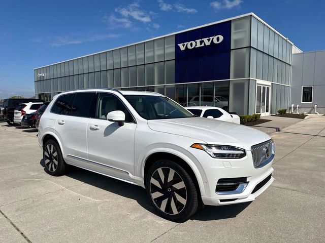 2024 Volvo XC90 Recharge Plug-In Hybrid Plus Bright Theme