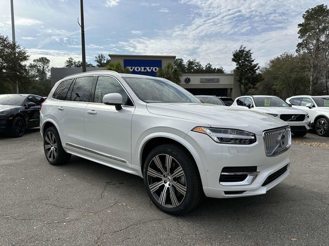 2024 Volvo XC90 Recharge Plug-In Hybrid Plus Bright Theme