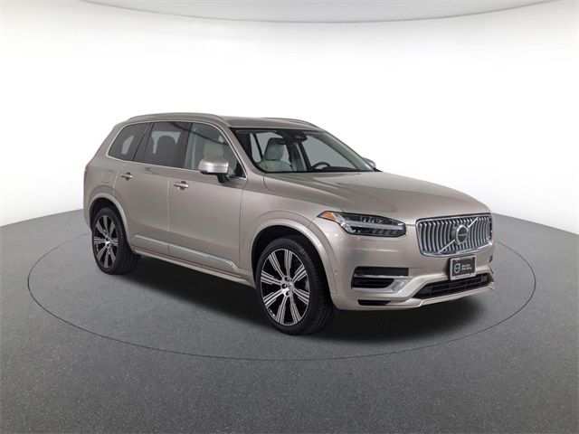 2024 Volvo XC90 Recharge Plug-In Hybrid Plus Bright Theme