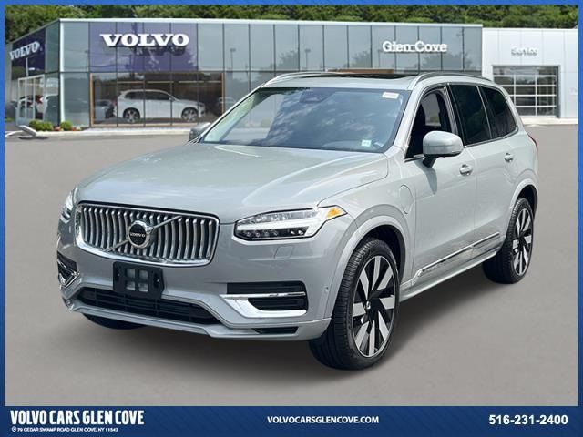 2024 Volvo XC90 Recharge Plug-In Hybrid Plus Bright Theme