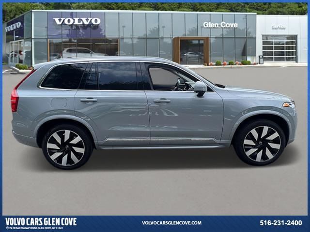 2024 Volvo XC90 Recharge Plug-In Hybrid Plus Bright Theme