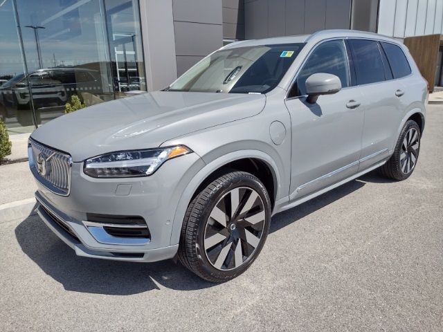 2024 Volvo XC90 Recharge Plug-In Hybrid Plus Bright Theme