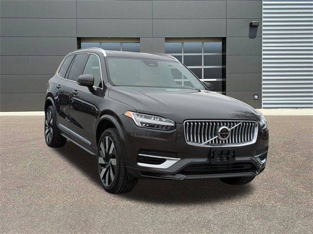 2024 Volvo XC90 Recharge Plug-In Hybrid Ultimate Bright Theme