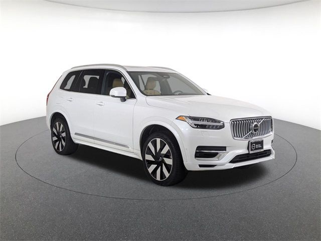 2024 Volvo XC90 Recharge Plug-In Hybrid Ultimate Bright Theme