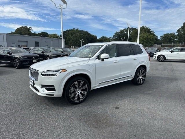 2024 Volvo XC90 Recharge Plug-In Hybrid Ultimate Bright Theme