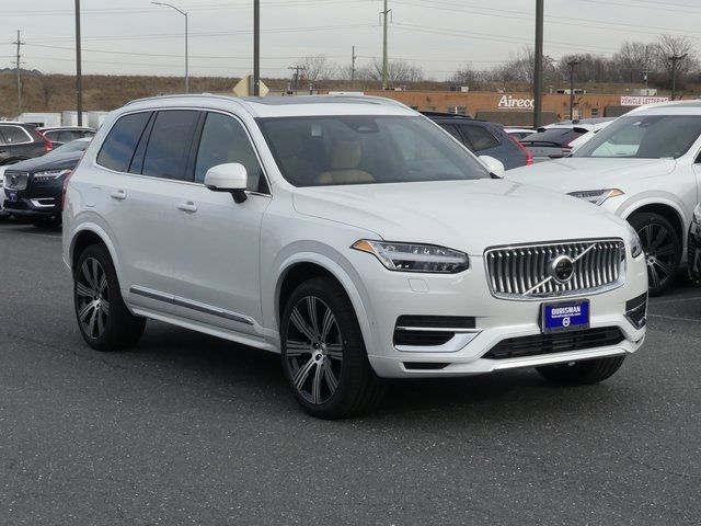 2024 Volvo XC90 Recharge Plug-In Hybrid Ultimate Bright Theme