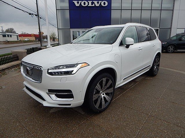 2024 Volvo XC90 Recharge Plug-In Hybrid Ultimate Bright Theme