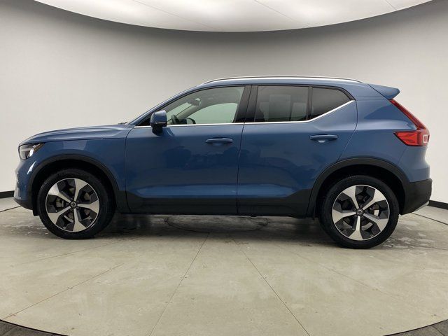 2024 Volvo XC40 Plus Bright Theme