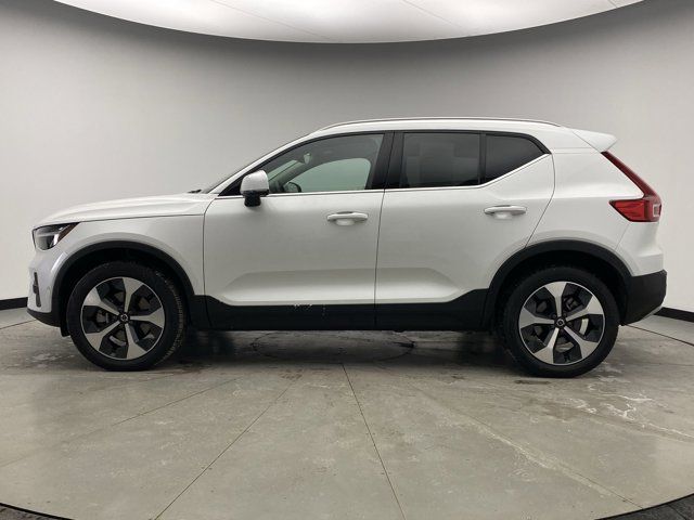 2024 Volvo XC40 Plus Bright Theme