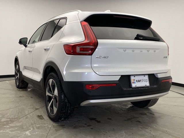 2024 Volvo XC40 Plus Bright Theme