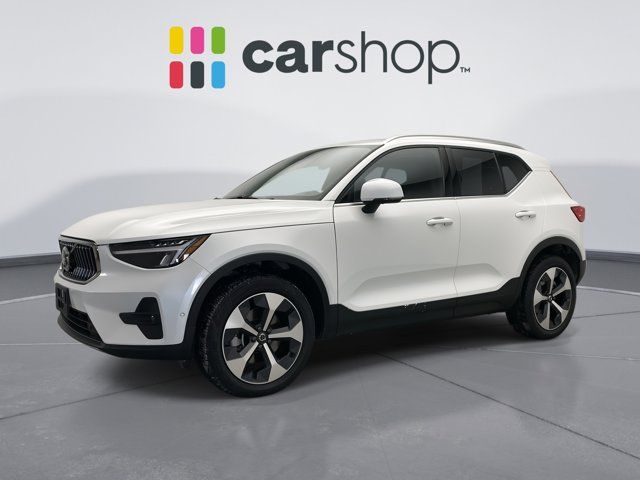 2024 Volvo XC40 Plus Bright Theme