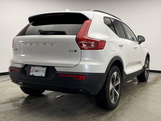 2024 Volvo XC40 Plus Dark Theme