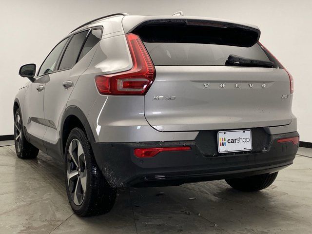 2024 Volvo XC40 Plus Dark Theme