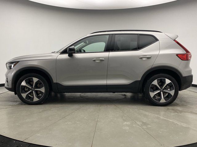 2024 Volvo XC40 Plus Dark Theme