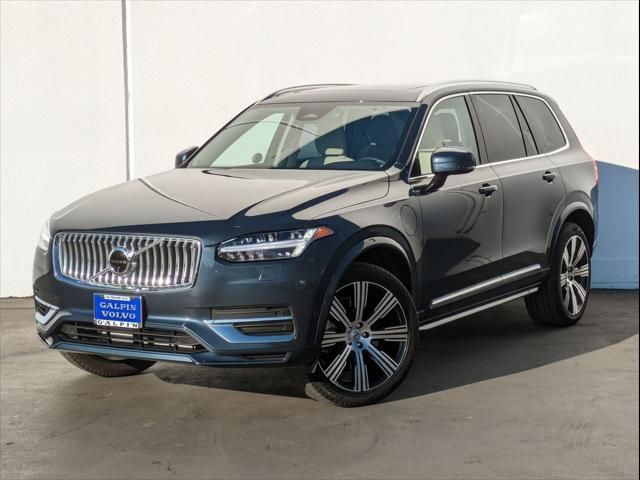 2025 Volvo XC90 Plug-In Hybrid Plus