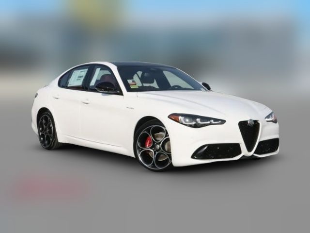 2025 Alfa Romeo Giulia Base