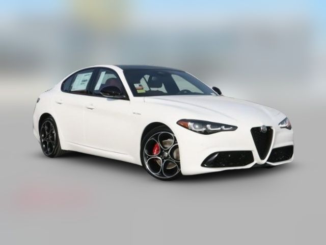 2025 Alfa Romeo Giulia Base