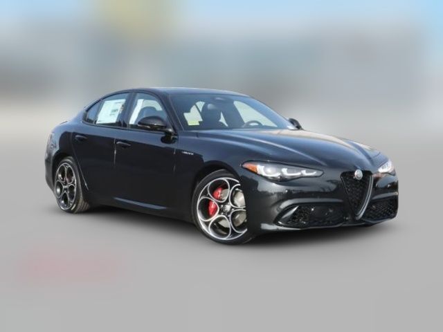 2025 Alfa Romeo Giulia Base