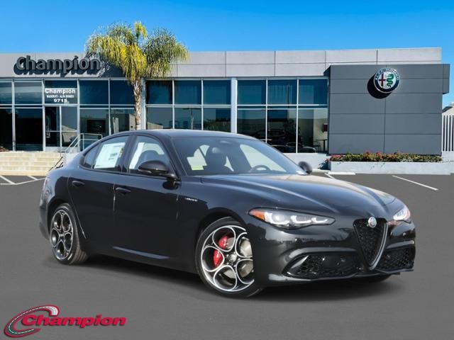 2025 Alfa Romeo Giulia Base