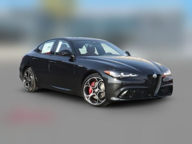 2025 Alfa Romeo Giulia Base