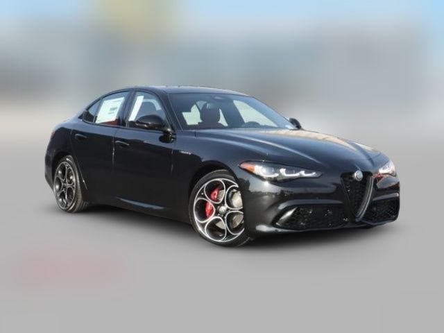 2025 Alfa Romeo Giulia Base