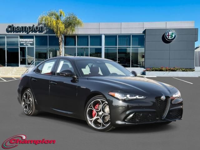 2025 Alfa Romeo Giulia Base