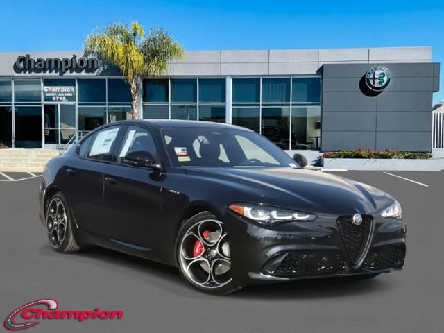 2025 Alfa Romeo Giulia Base