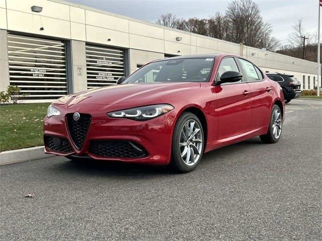 2025 Alfa Romeo Giulia Base