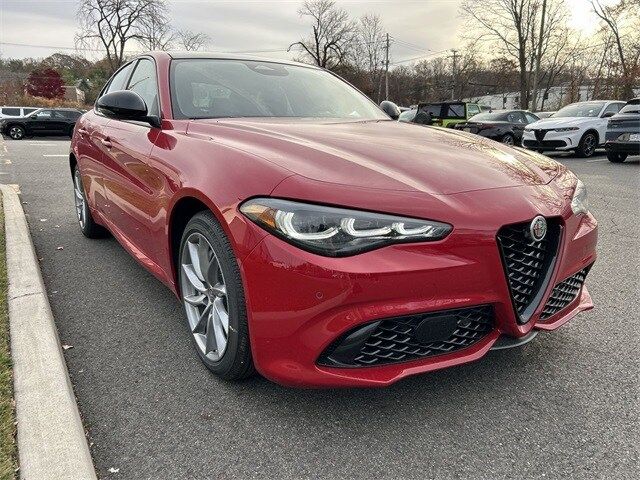 2025 Alfa Romeo Giulia Base